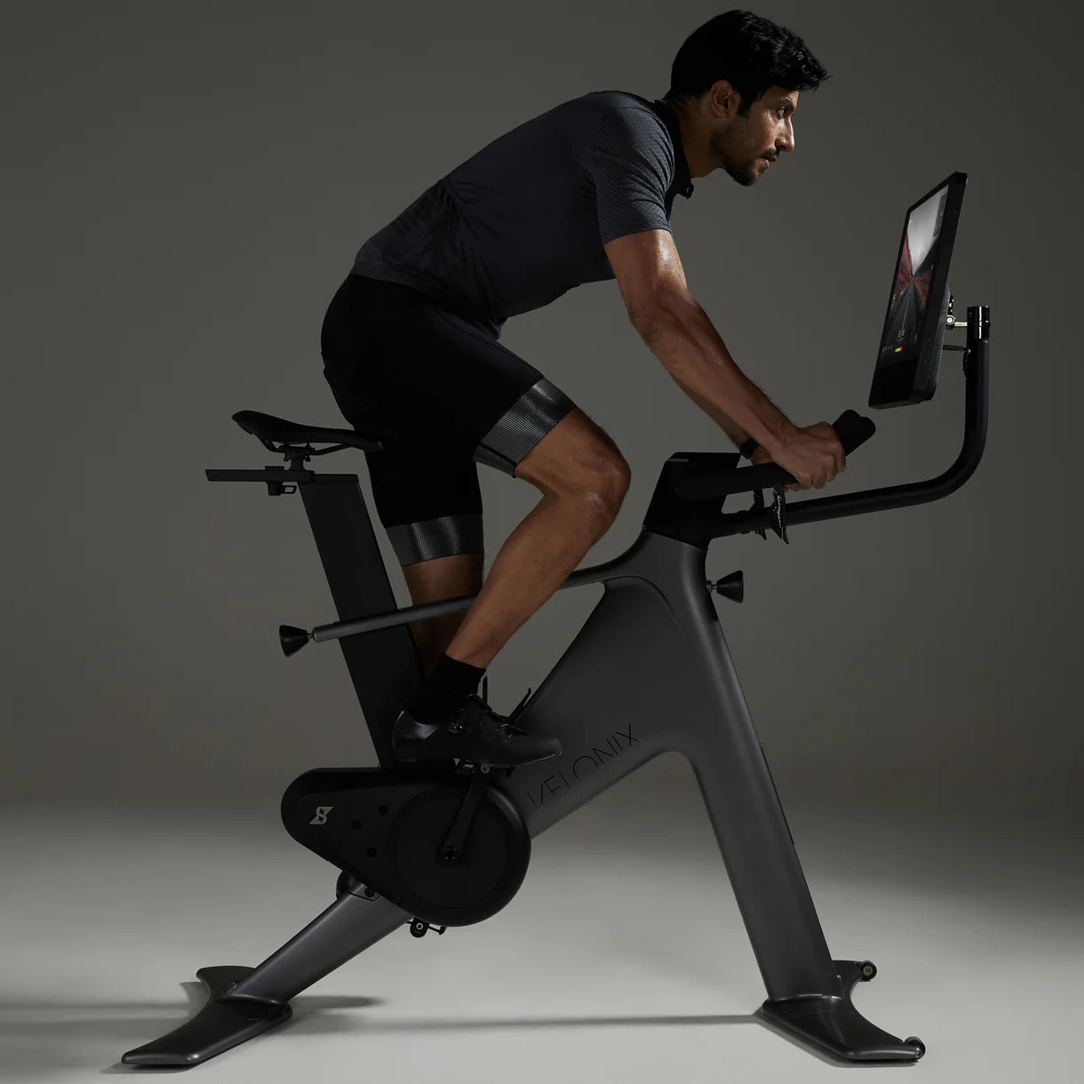 Speediance VeloNix sett fra siden under trening